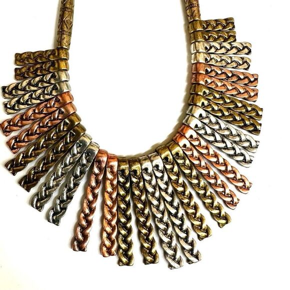 Tri tone statement necklace - Picture 4 of 11